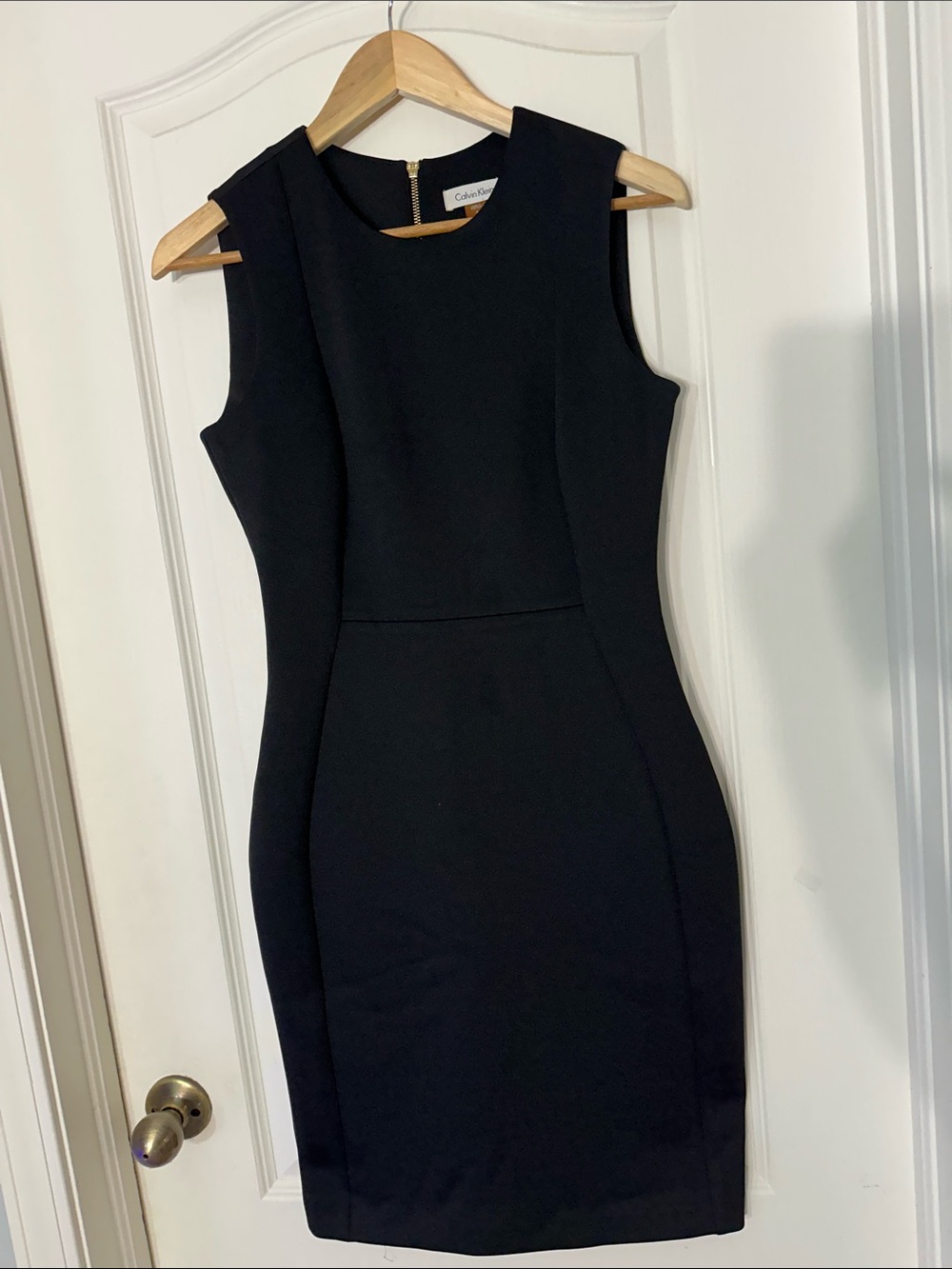 Calvin Klein Sleek Black Sleeveless Sheath Dress